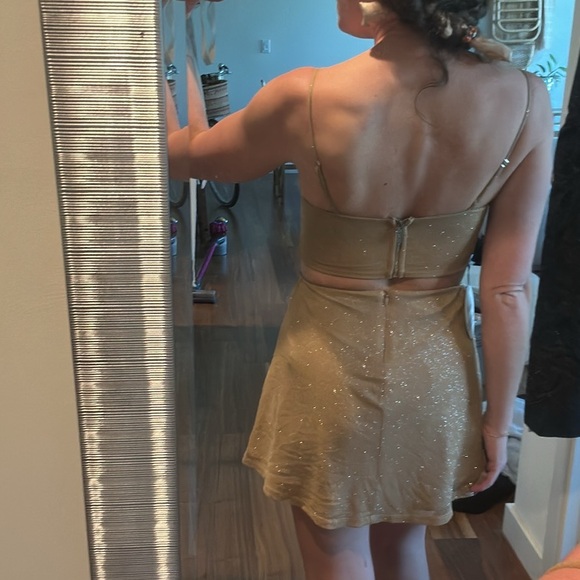 NWT Posie Mini Skirt with Slit! - Picture 14 of 16